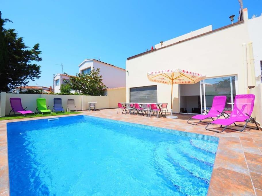 Casa Peni * Empuriabrava